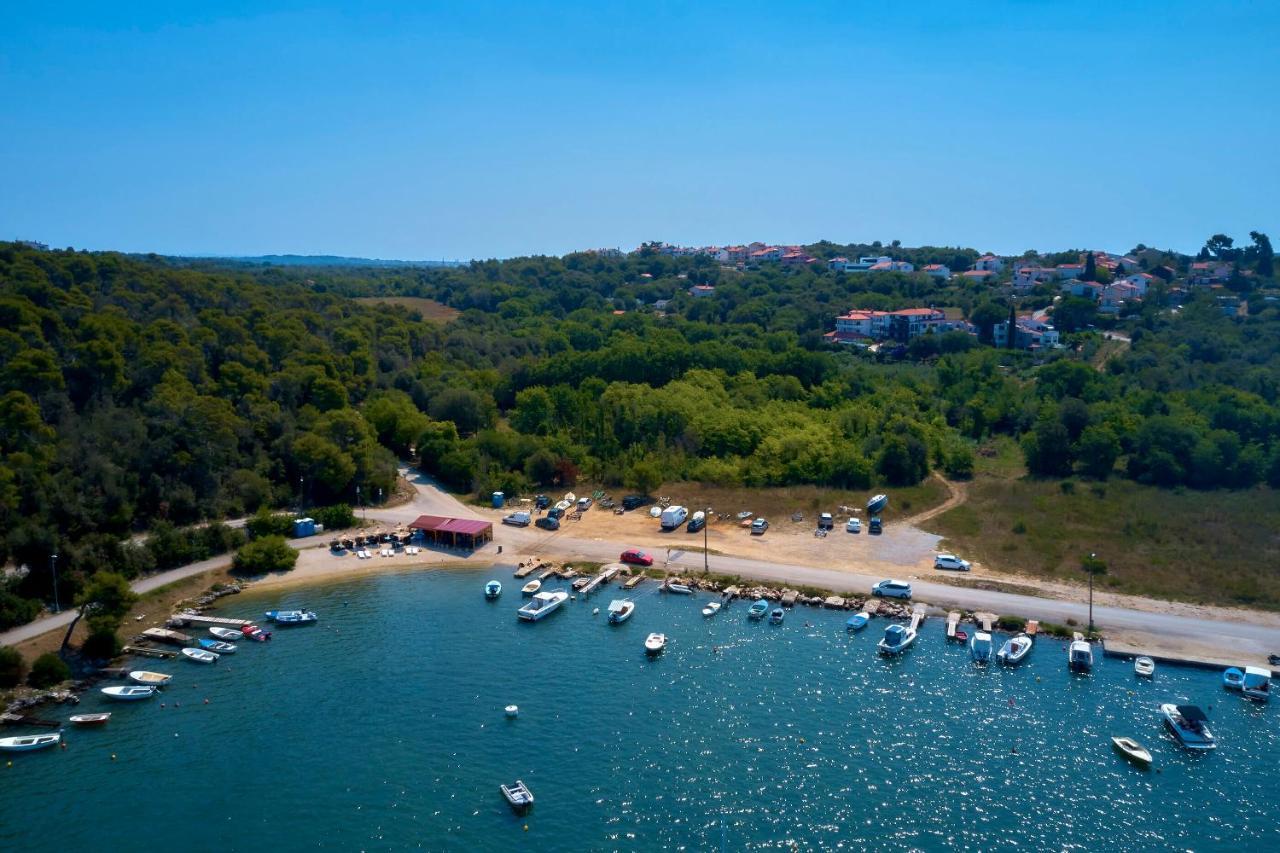 Apartments Davorka Баньоле Екстер'єр фото